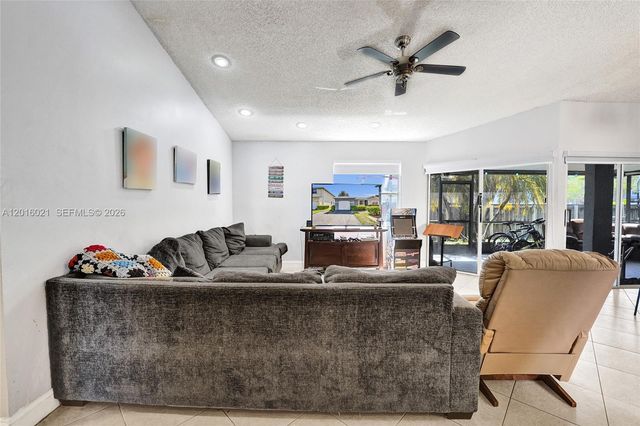 11730 NW 12th St, Pembroke Pines, FL 33026