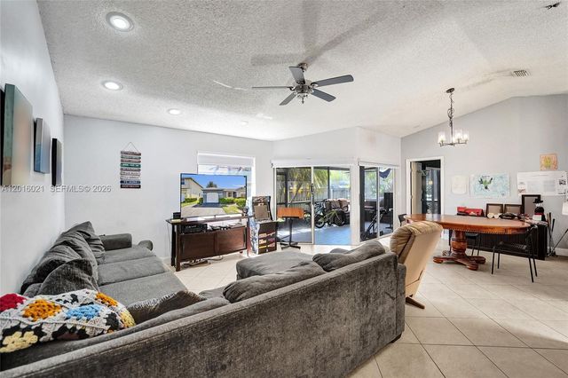 11730 NW 12th St, Pembroke Pines, FL 33026