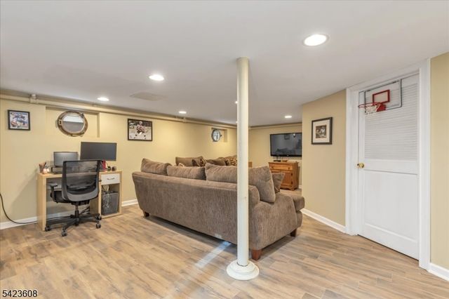 111 Columbia Ave, Cranford Twp., NJ 07016