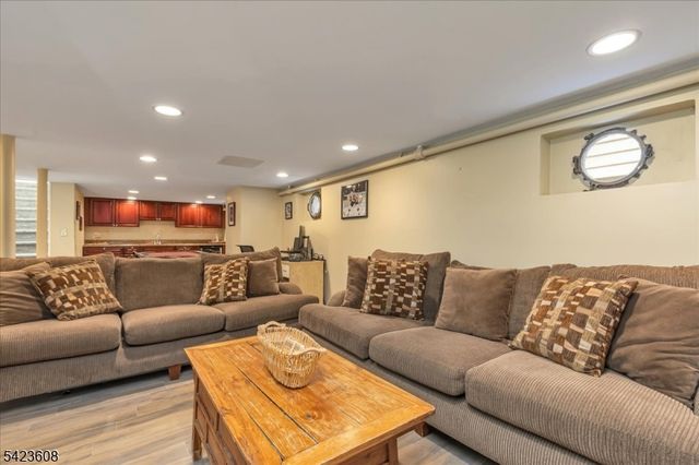 111 Columbia Ave, Cranford Twp., NJ 07016