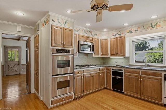2850 Merry Acres Lane, Winston-salem, NC 27106