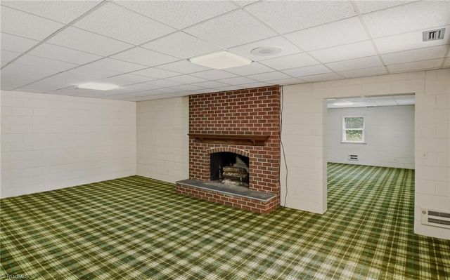 2850 Merry Acres Lane, Winston-salem, NC 27106