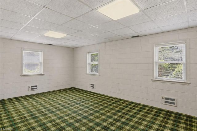 2850 Merry Acres Lane, Winston-salem, NC 27106