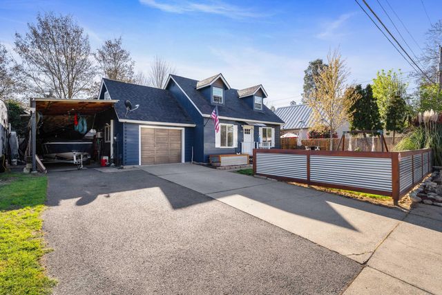 1037 Vista Drive, Grants Pass, OR 97527