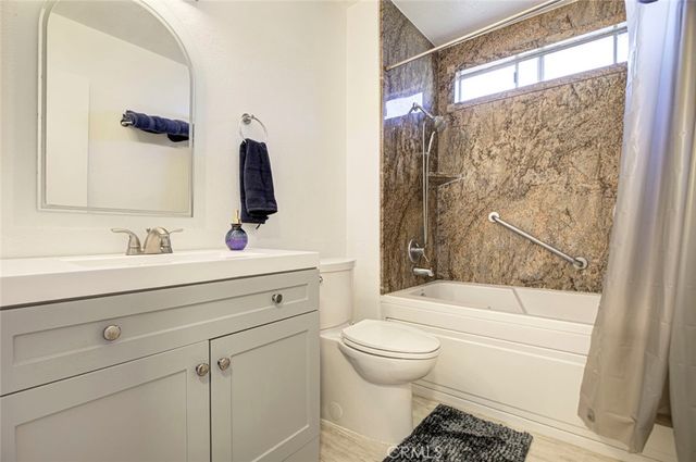 27620 Susan Beth way L, Saugus, CA 91350