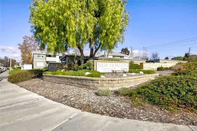 27620 Susan Beth way L, Saugus, CA 91350