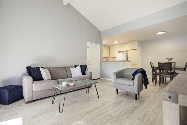 27620 Susan Beth way L, Saugus, CA 91350