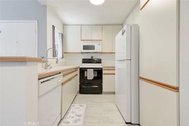 27620 Susan Beth way L, Saugus, CA 91350