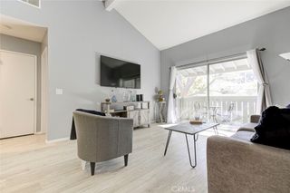 27620 Susan Beth way L, Saugus, CA 91350