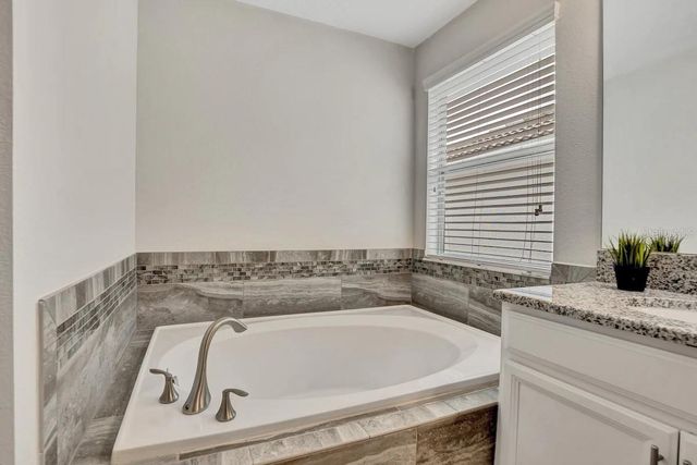 4769 KINGS CASTLE CIRCLE, Kissimmee, FL 34746