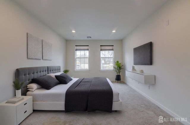 722 Lorhan Drive, Piscataway, NJ 08854