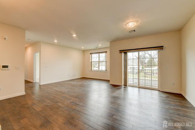 722 Lorhan Drive, Piscataway, NJ 08854