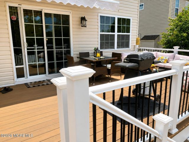 12 Jamie Court, Barnegat, NJ 08005