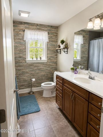 12 Jamie Court, Barnegat, NJ 08005