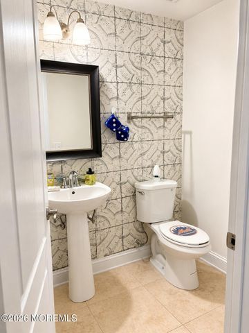 12 Jamie Court, Barnegat, NJ 08005