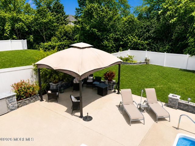 12 Jamie Court, Barnegat, NJ 08005