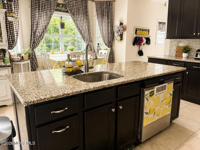 12 Jamie Court, Barnegat, NJ 08005