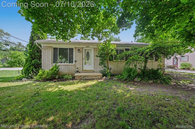 4771 Hatchery Road, Waterford Charter Township, MI 48329