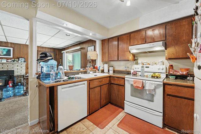 4771 Hatchery Road, Waterford Charter Township, MI 48329