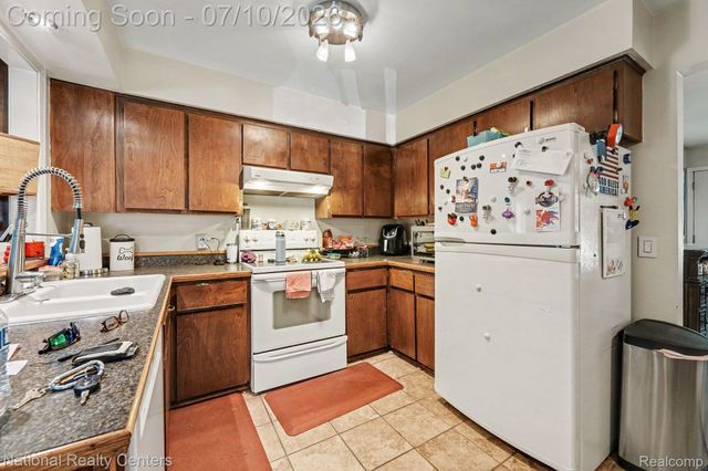4771 Hatchery Road, Waterford Charter Township, MI 48329