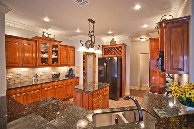 1051 Hunters Pointe, Bentonville, AR 72713