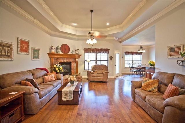 1051 Hunters Pointe, Bentonville, AR 72713