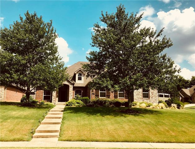 1051 Hunters Pointe, Bentonville, AR 72713