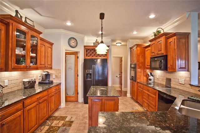 1051 Hunters Pointe, Bentonville, AR 72713