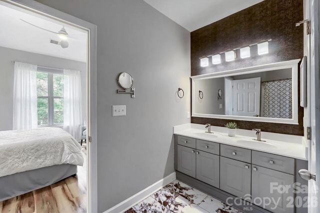 706 Northeast Drive 3, Davidson, NC 28036