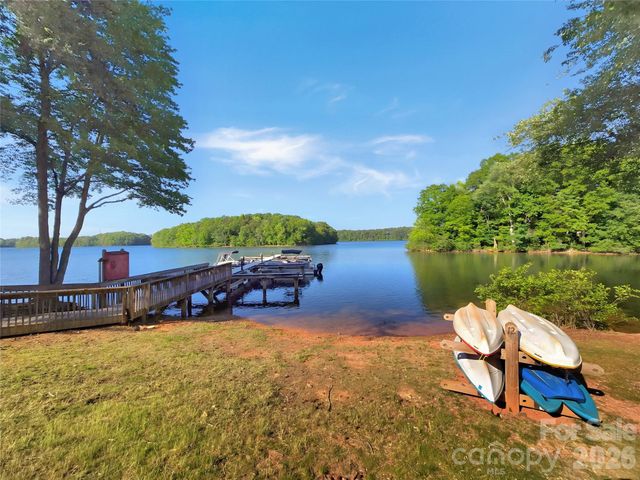 706 Northeast Drive 3, Davidson, NC 28036