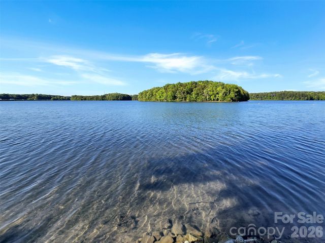 706 Northeast Drive 3, Davidson, NC 28036