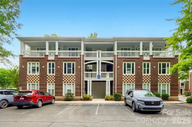 706 Northeast Drive 3, Davidson, NC 28036
