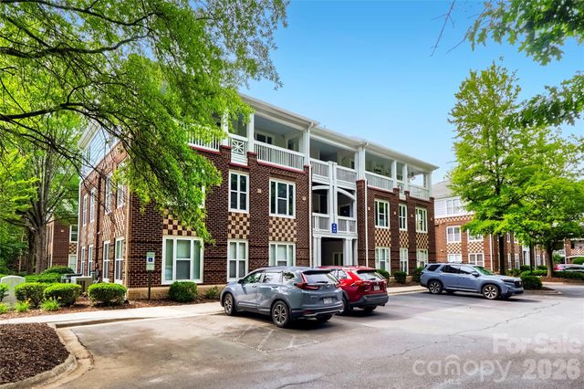 706 Northeast Drive 3, Davidson, NC 28036
