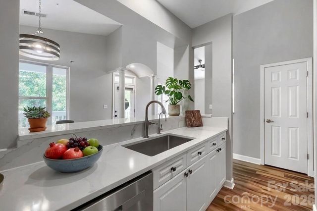 706 Northeast Drive 3, Davidson, NC 28036
