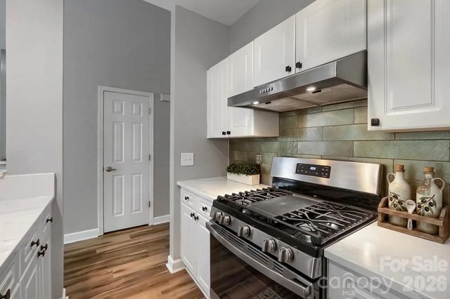 706 Northeast Drive 3, Davidson, NC 28036