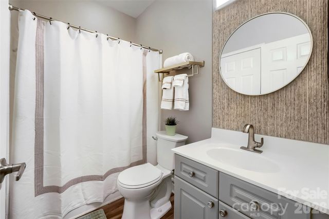 706 Northeast Drive 3, Davidson, NC 28036
