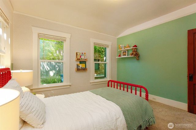6525 23rd Avenue NE, Seattle, WA 98115