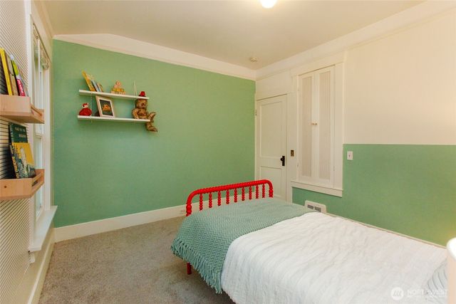 6525 23rd Avenue NE, Seattle, WA 98115