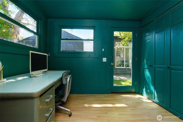 6525 23rd Avenue NE, Seattle, WA 98115