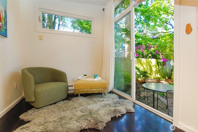 6525 23rd Avenue NE, Seattle, WA 98115
