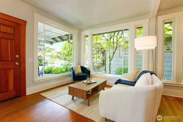 6525 23rd Avenue NE, Seattle, WA 98115