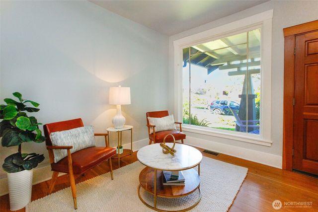 6525 23rd Avenue NE, Seattle, WA 98115