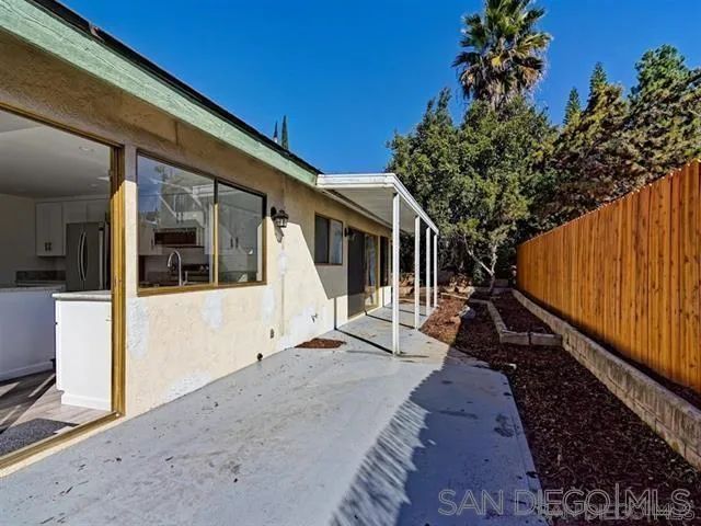 1990 Golden Circle, Escondido, CA 92026