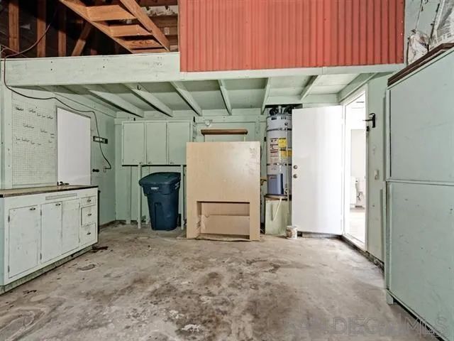1990 Golden Circle, Escondido, CA 92026