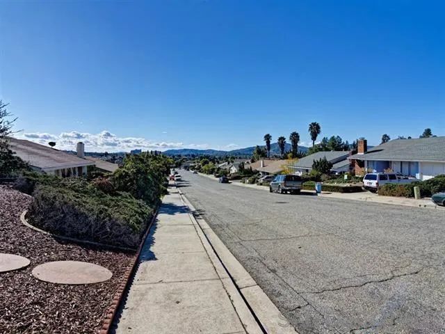 1990 Golden Circle, Escondido, CA 92026