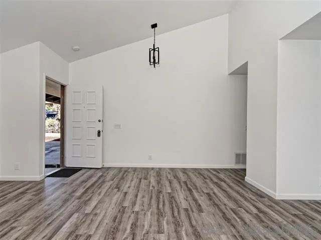 1990 Golden Circle, Escondido, CA 92026