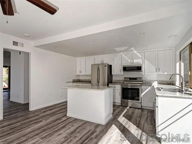 1990 Golden Circle, Escondido, CA 92026