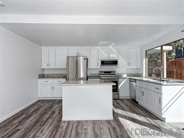 1990 Golden Circle, Escondido, CA 92026