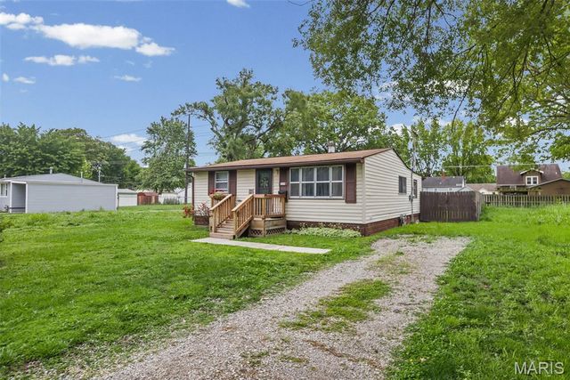 2120 Miracle Avenue, Granite City, IL 62040