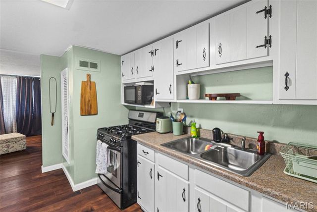 2120 Miracle Avenue, Granite City, IL 62040